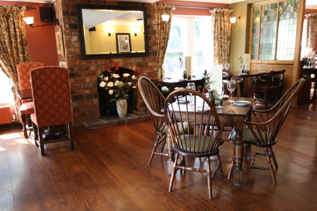 The Dibbinsdale Inn Bromborough Buitenkant foto