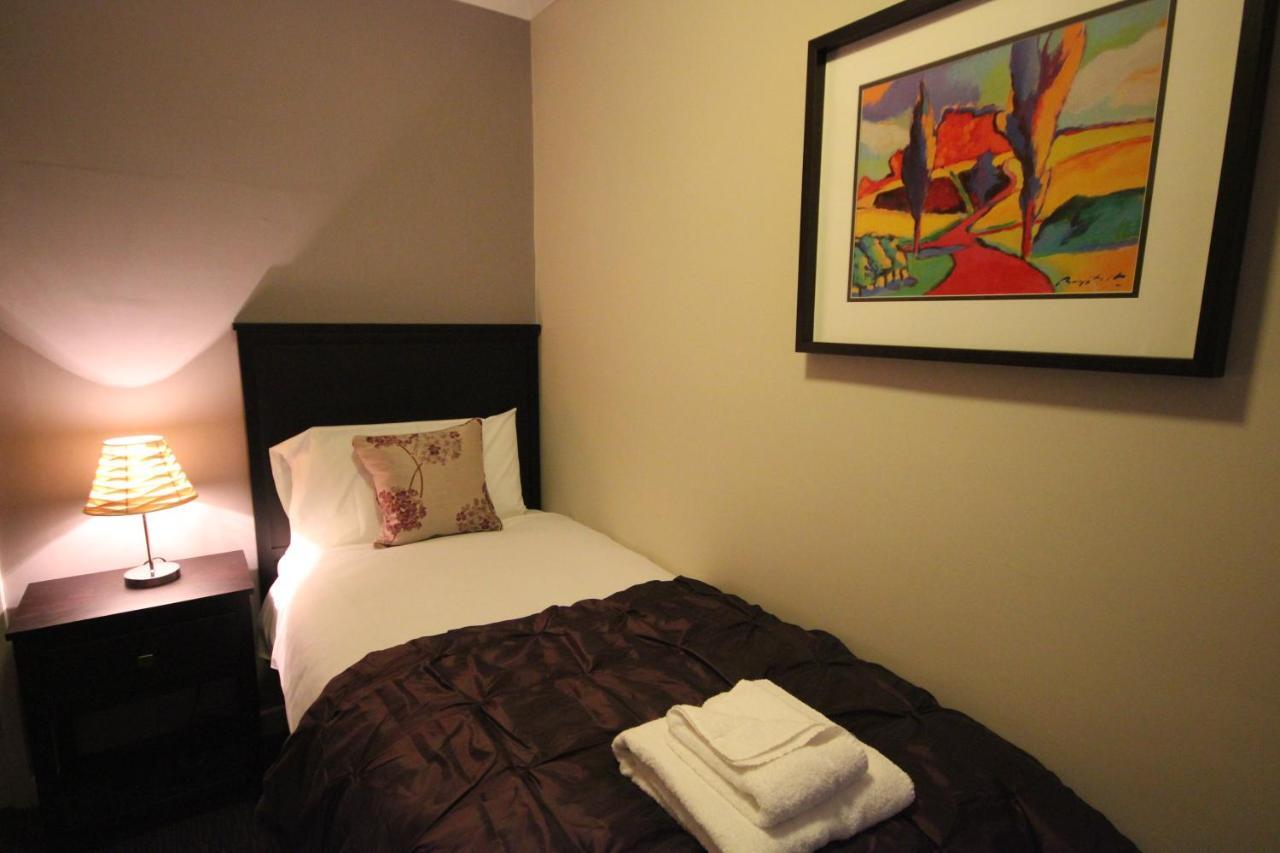 The Dibbinsdale Inn Bromborough Kamer foto